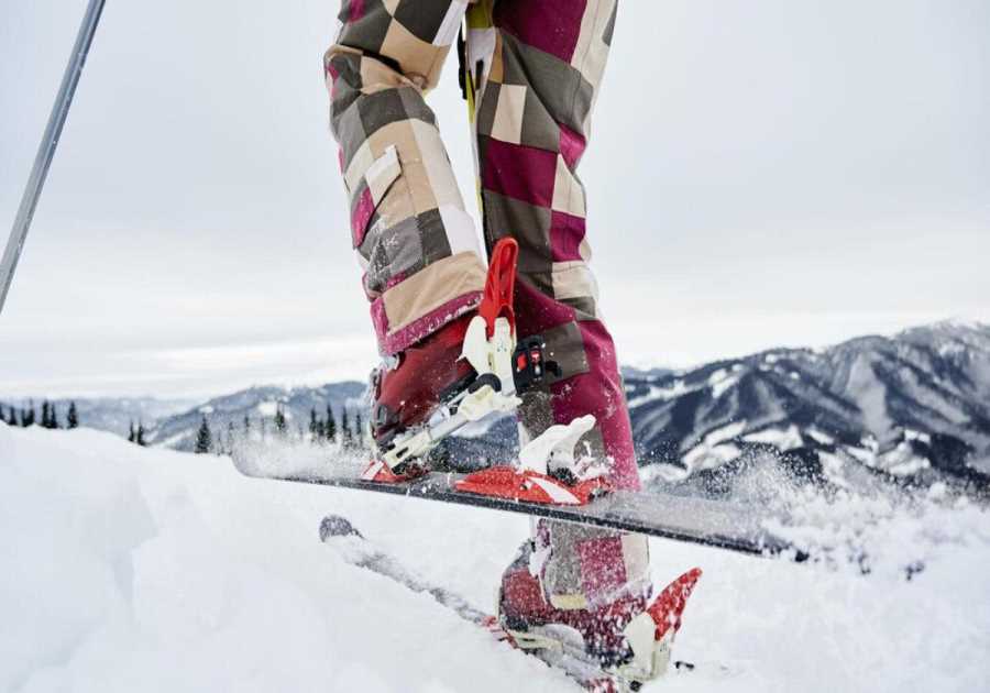 Heli-skiing in Canada's Winter Wonderland: Unleash your inner adventurer!