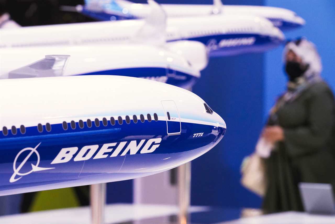 Head of troubled Boeing 737 MAX program leaves company