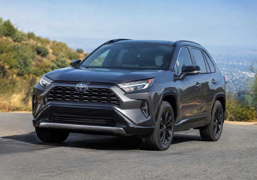 Toyota Recalls Nearly 31,000 RAV4 Plug-in Hybrids Over Shutdown Risk at High Speeds